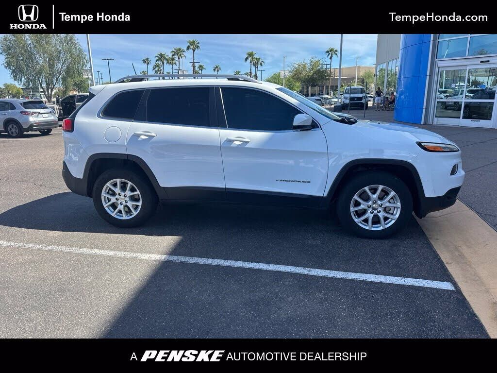2017 JEEP Cherokee
