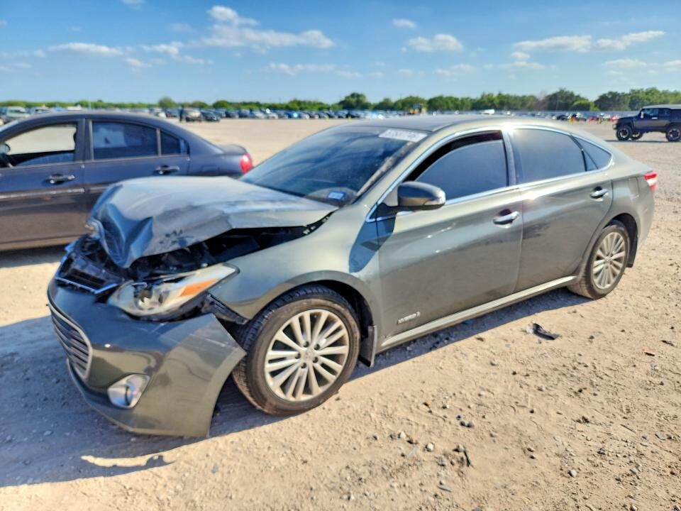2013 TOYOTA Avalon