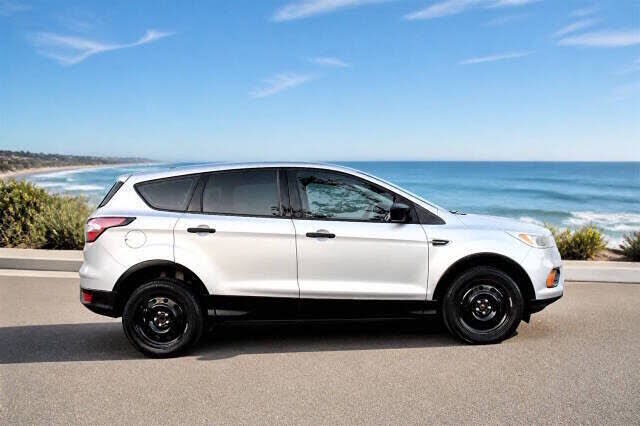 2017 FORD Escape