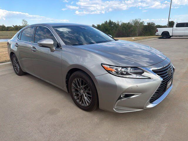 2016 LEXUS ES