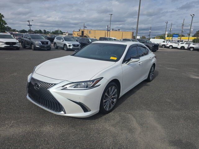 2021 LEXUS ES