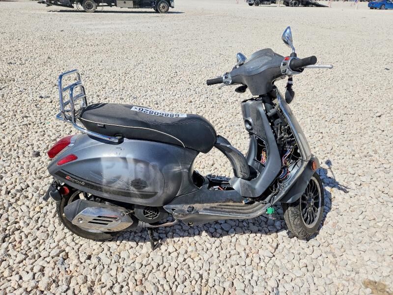 2016 PIAGGIO AND VESPA Primavera
