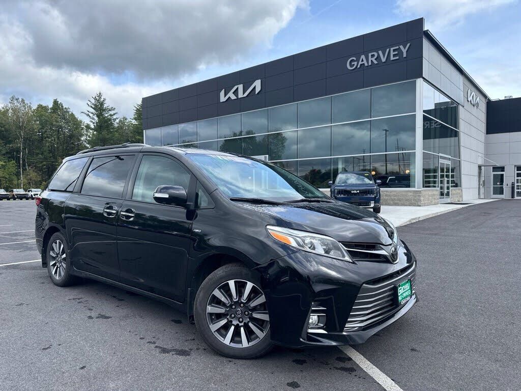 2020 TOYOTA Sienna