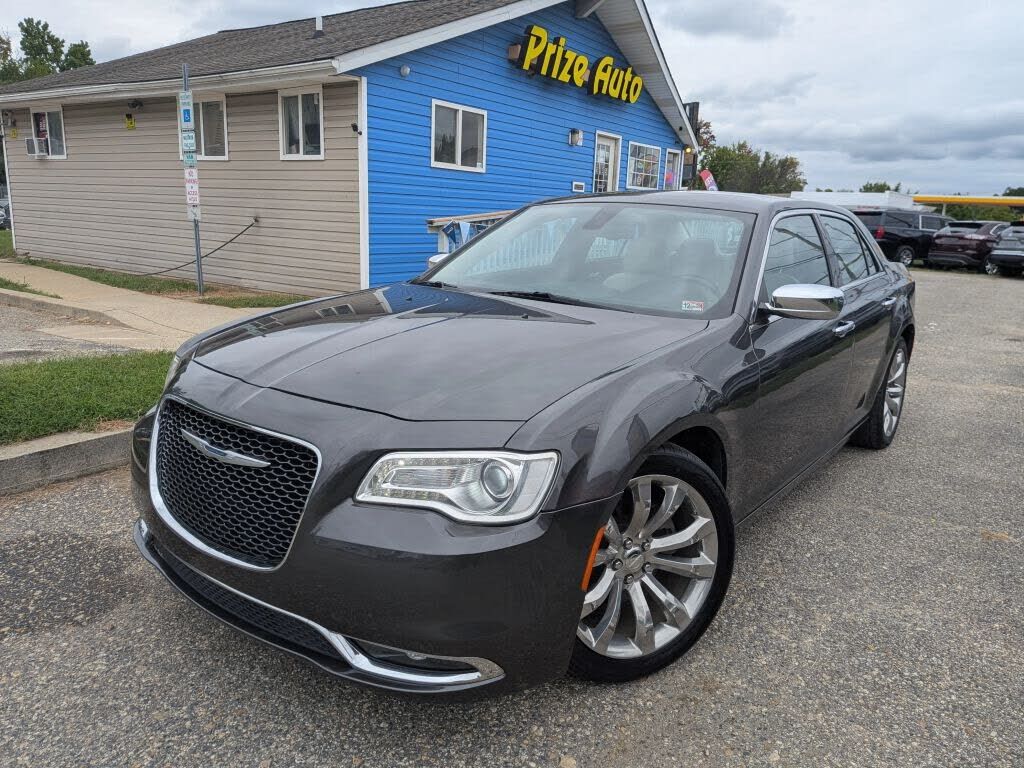 2019 CHRYSLER 300