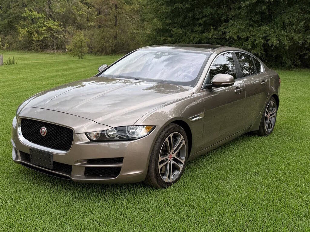 2017 JAGUAR XE