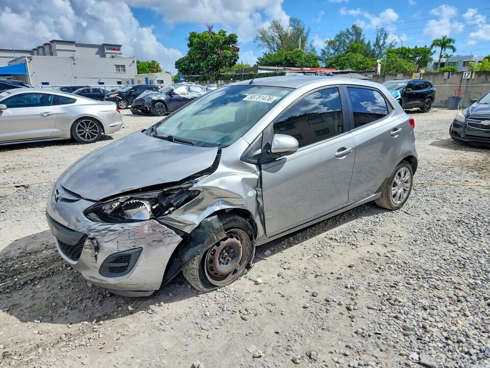 2014 MAZDA Mazda2