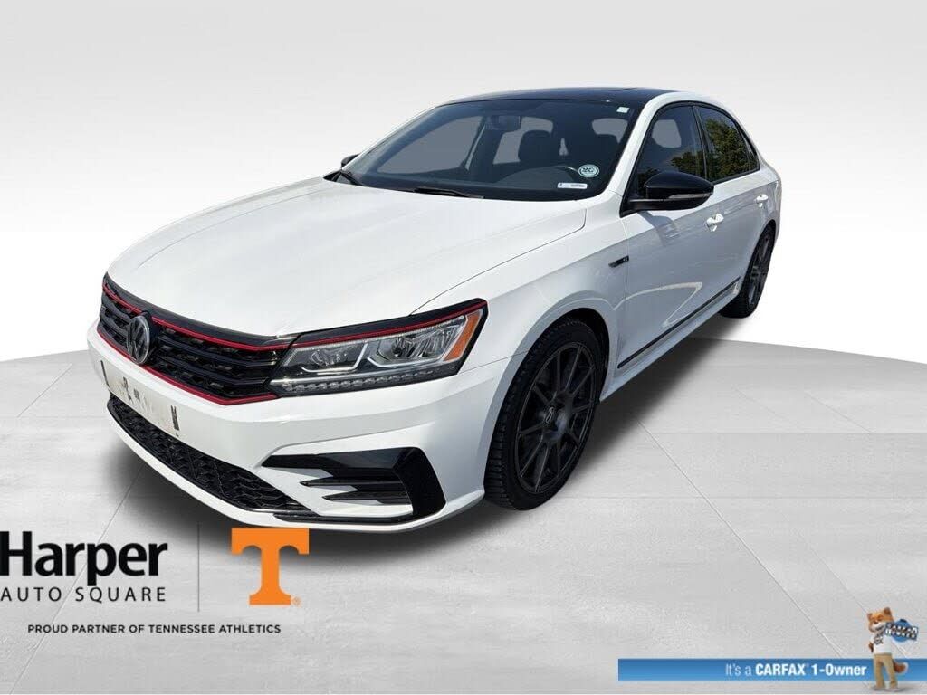 2018 VOLKSWAGEN Passat