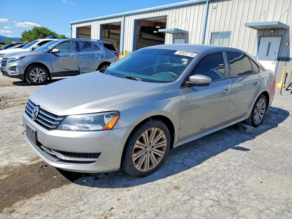 2014 VOLKSWAGEN Passat
