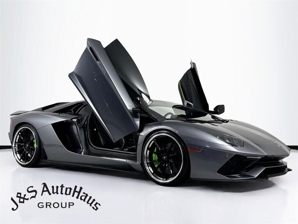 2018 LAMBORGHINI Aventador