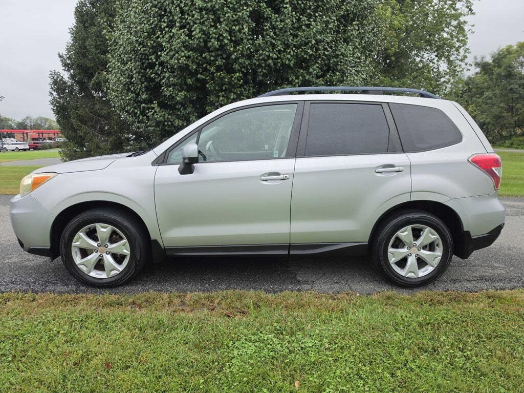 2014 SUBARU Forester