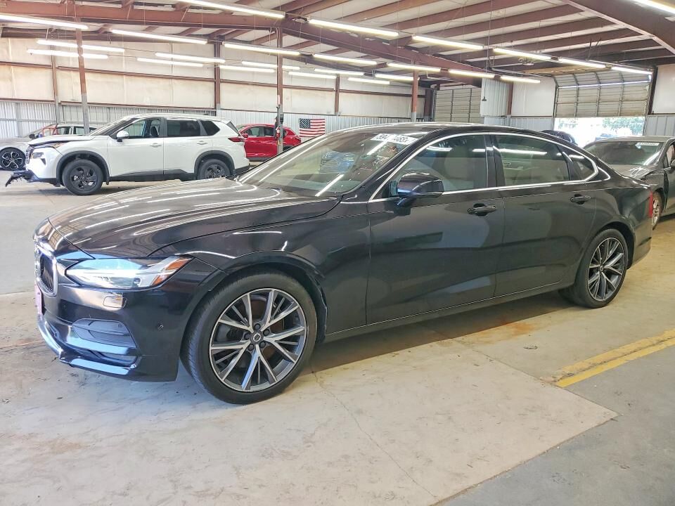 2018 VOLVO S90