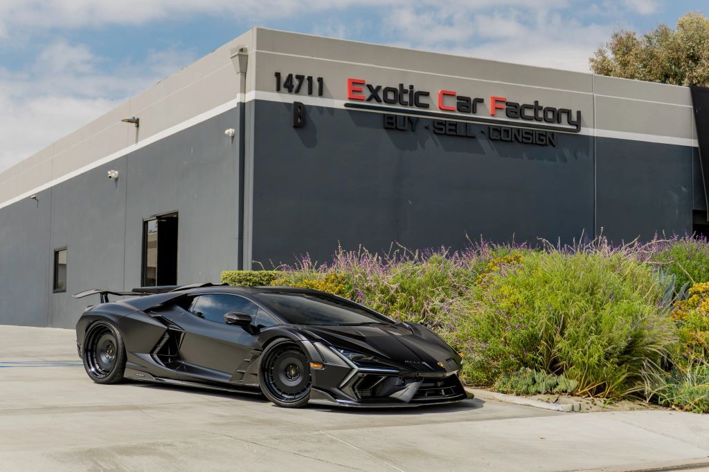 2024 LAMBORGHINI Revuelto