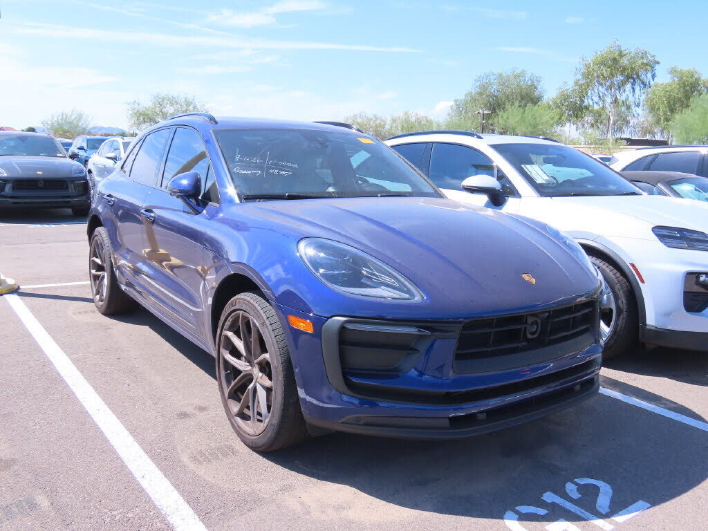 2022 PORSCHE Macan