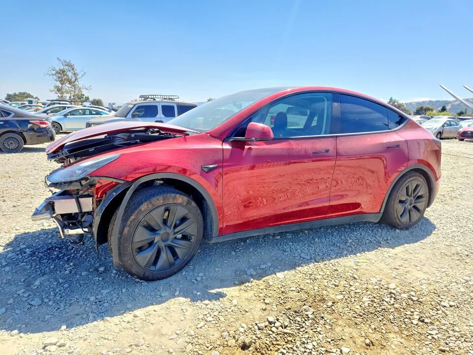 2024 TESLA Model Y