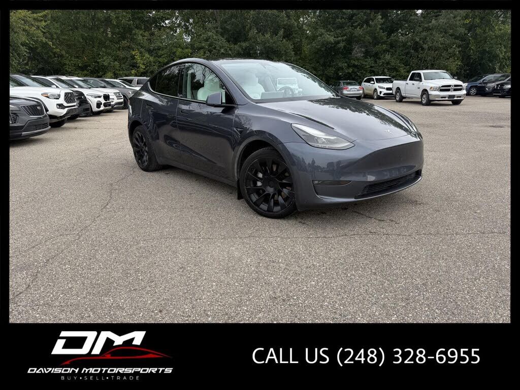 2023 TESLA Model Y