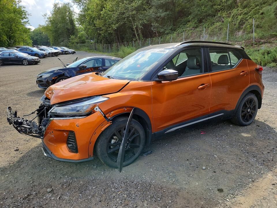 2021 NISSAN Kicks