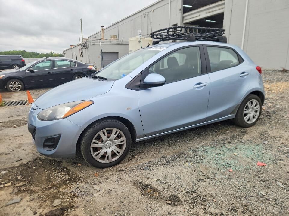 2013 MAZDA Mazda2