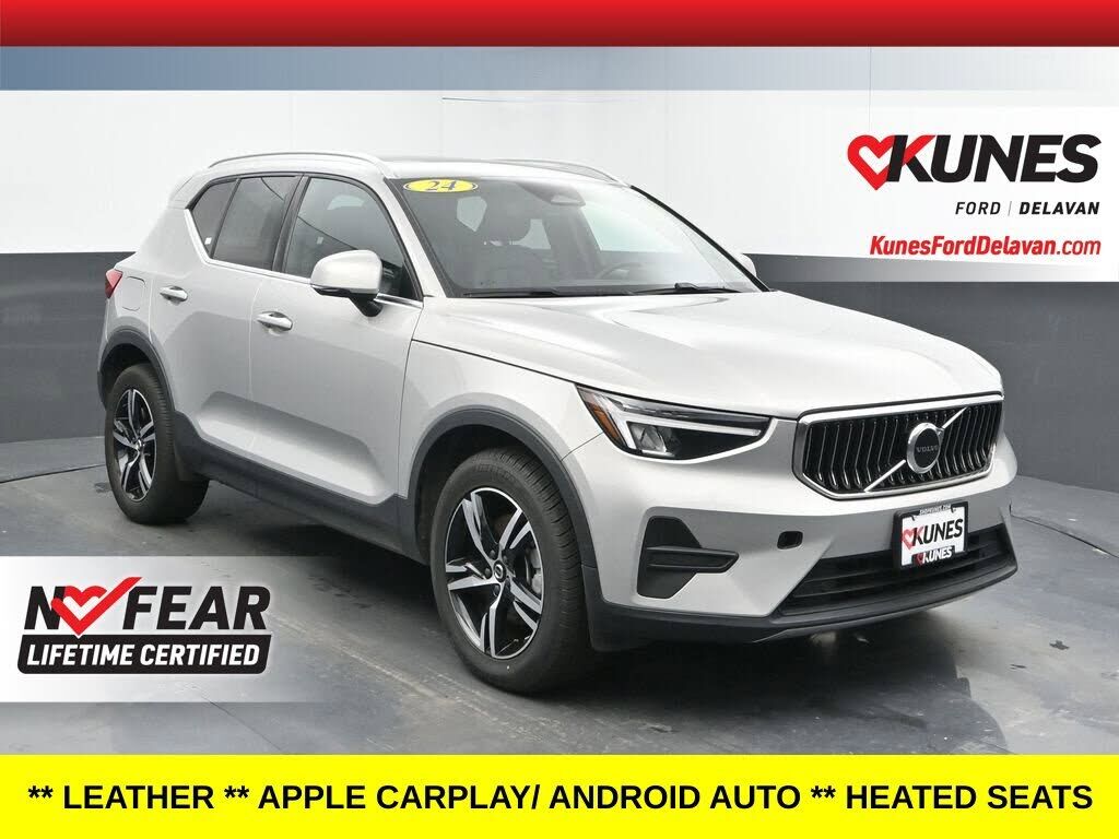 2024 VOLVO XC40