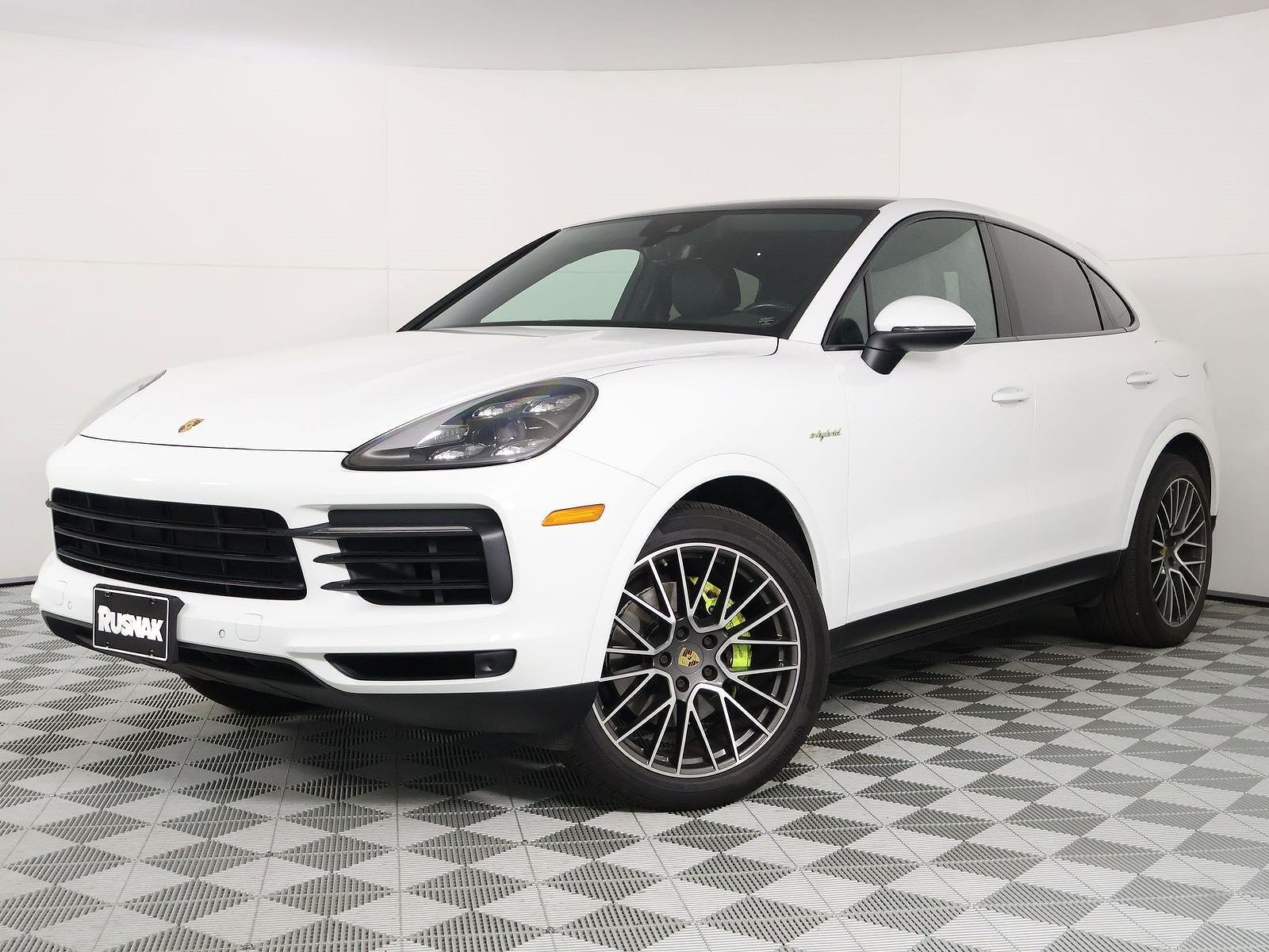 2022 PORSCHE Cayenne