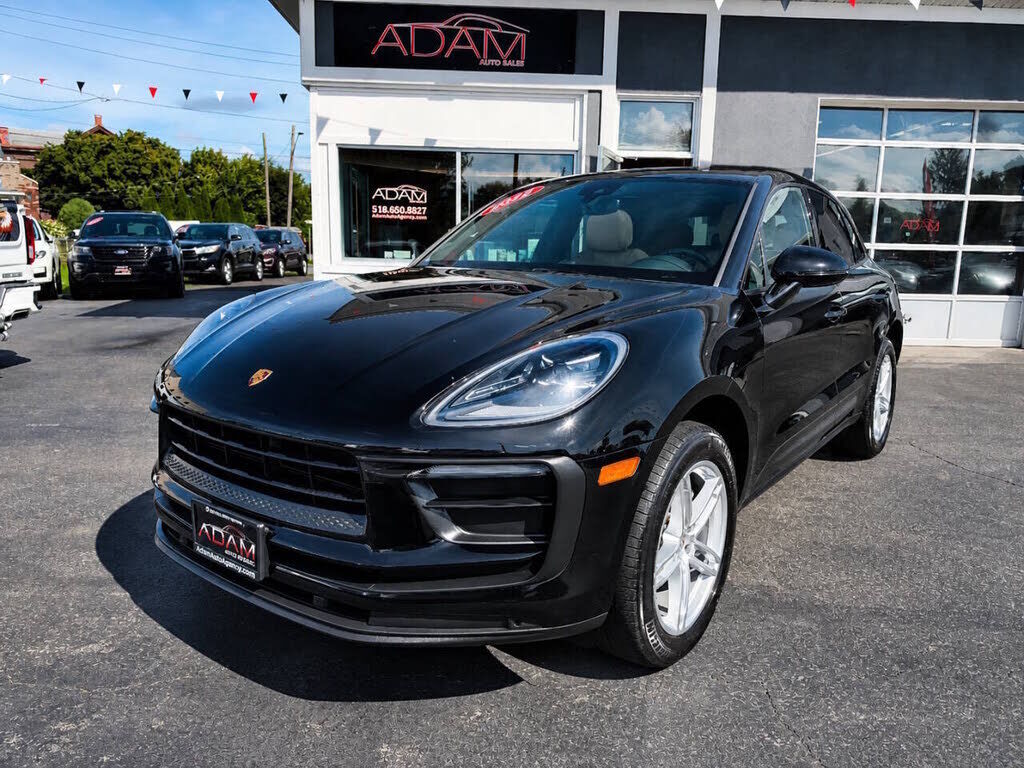 2022 PORSCHE Macan
