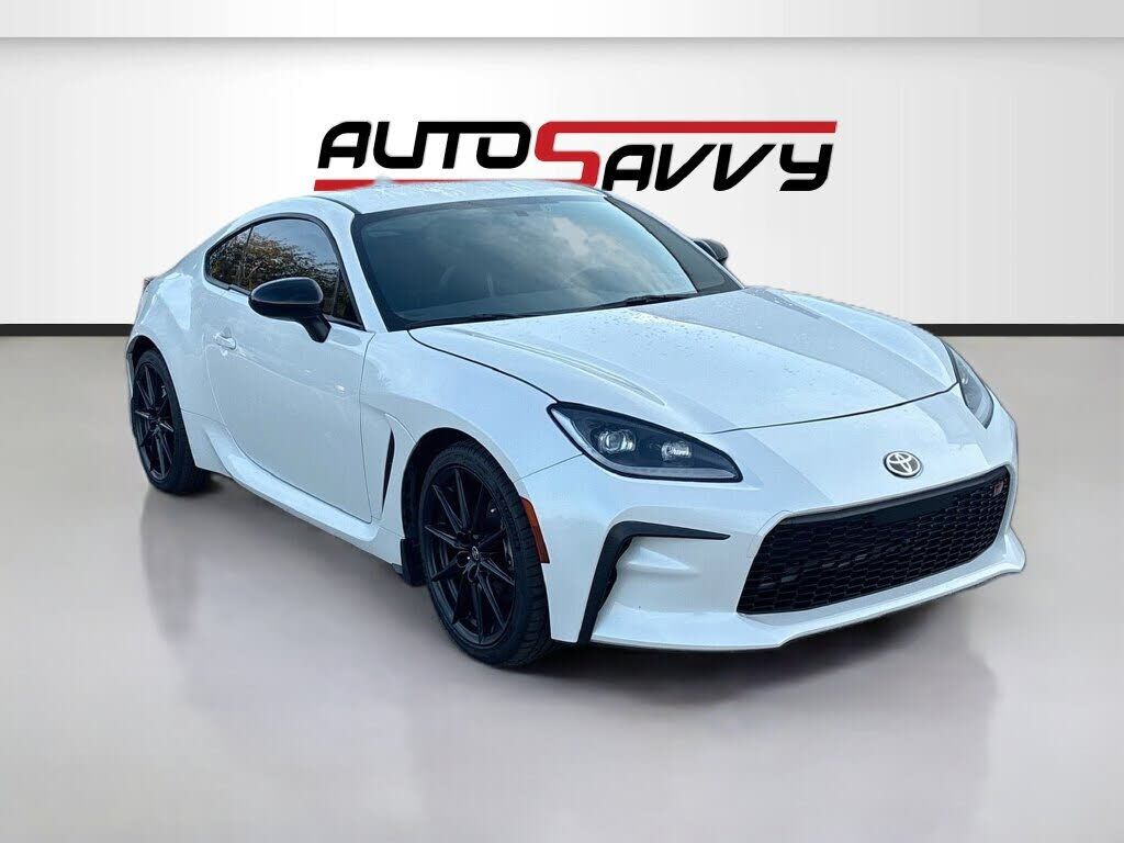 2025 TOYOTA GR86