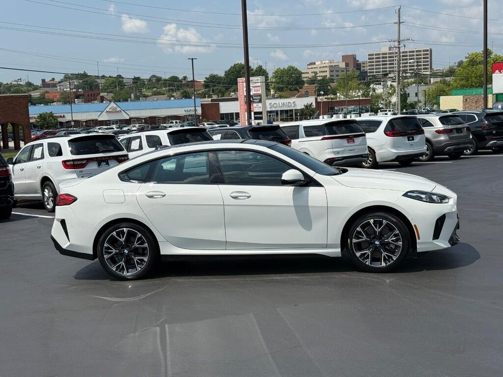2025 BMW 228i