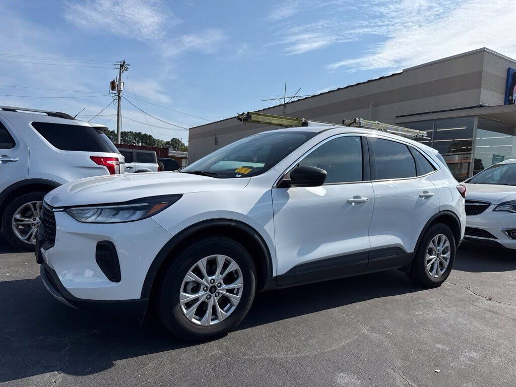 2023 FORD Escape