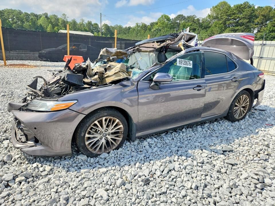 2018 TOYOTA Camry