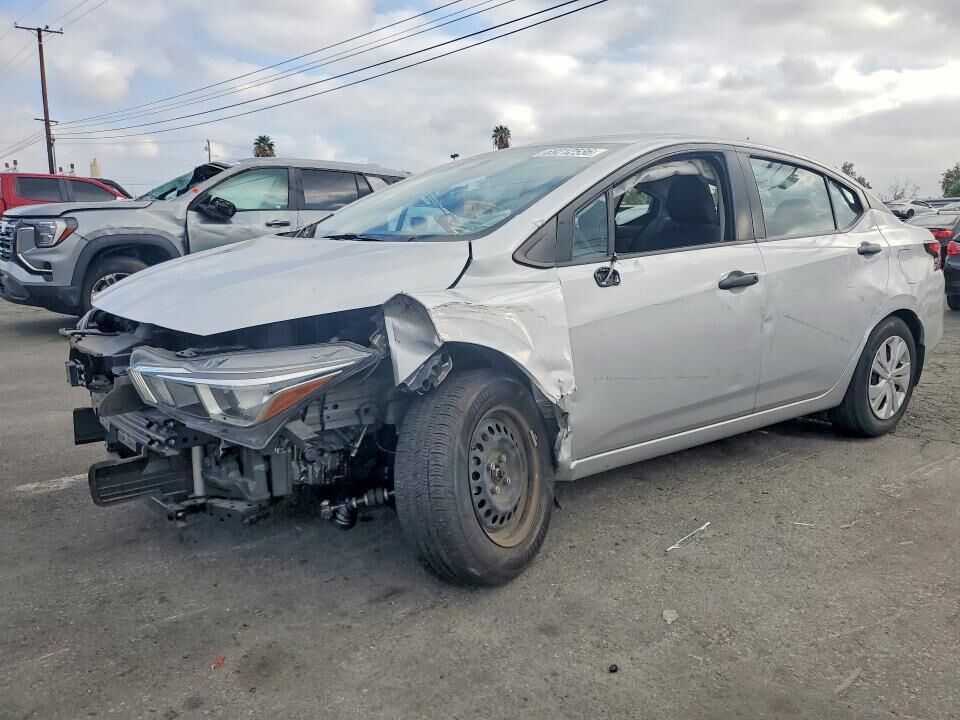 2020 NISSAN Versa