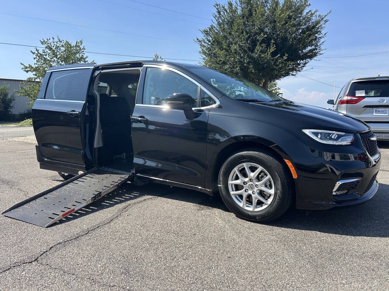2023 CHRYSLER Pacifica