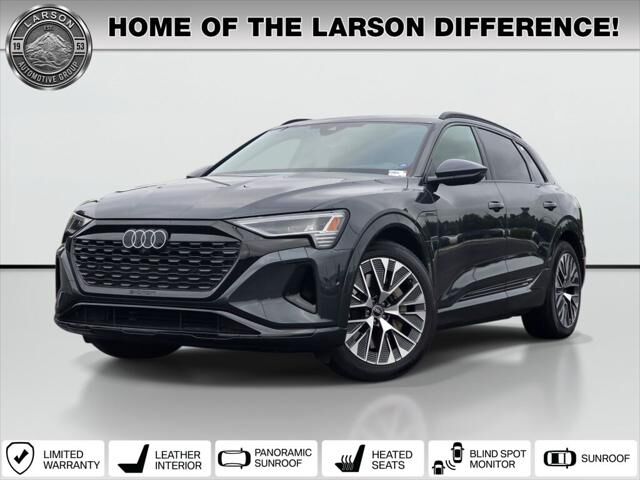 2024 AUDI Q8