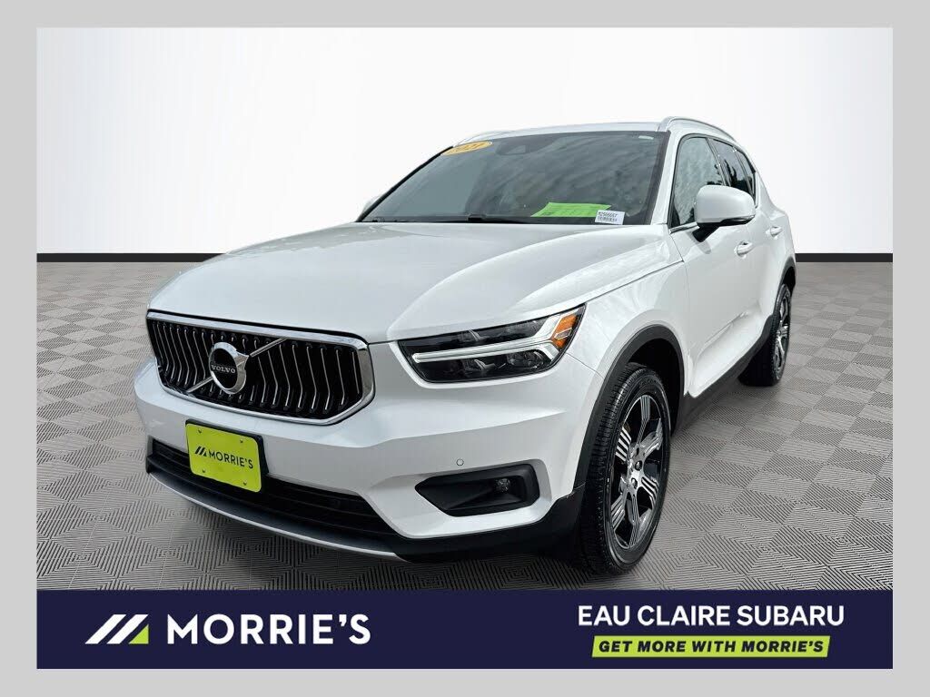 2021 VOLVO XC40
