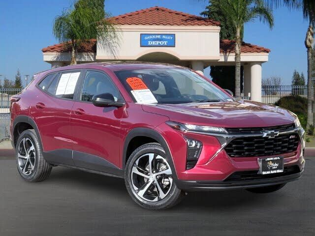 2024 CHEVROLET Trax