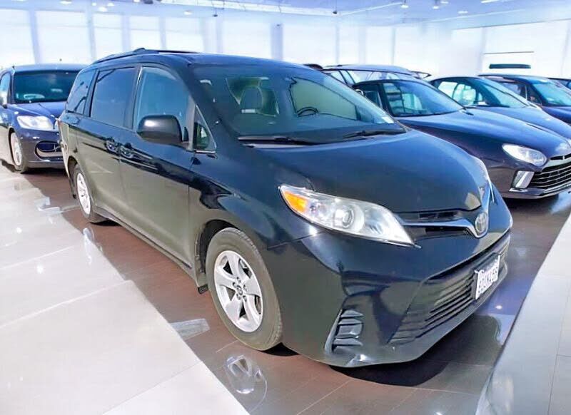 2018 TOYOTA Sienna
