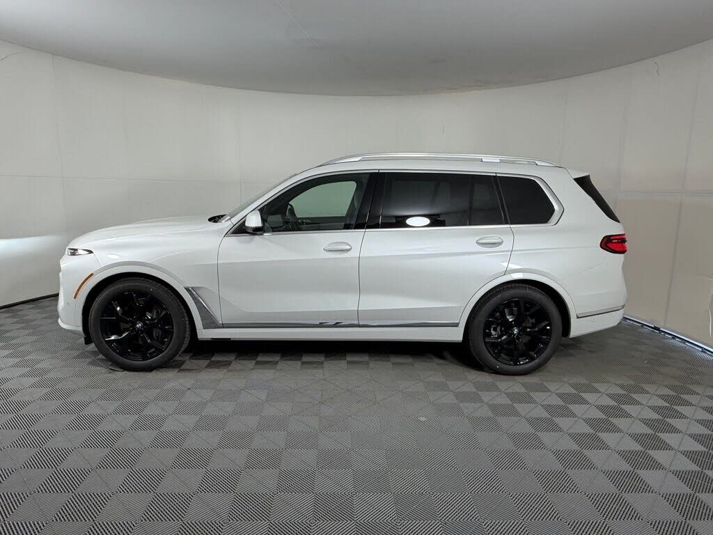 2027 BMW X7