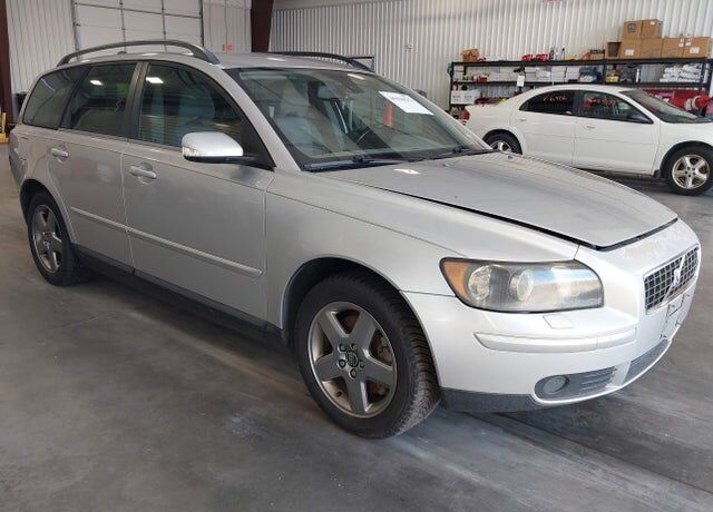 2005 VOLVO V50
