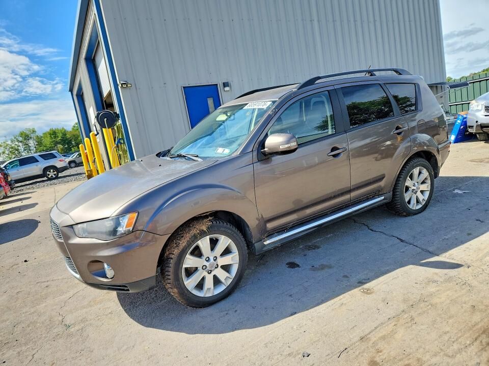 2013 MITSUBISHI Outlander