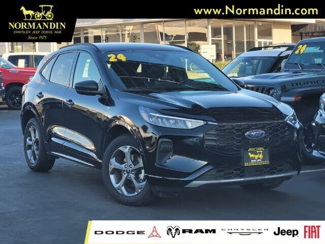 2024 FORD Escape