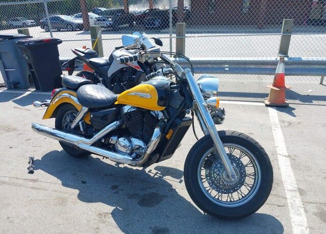 2000 HONDA VT1100C3