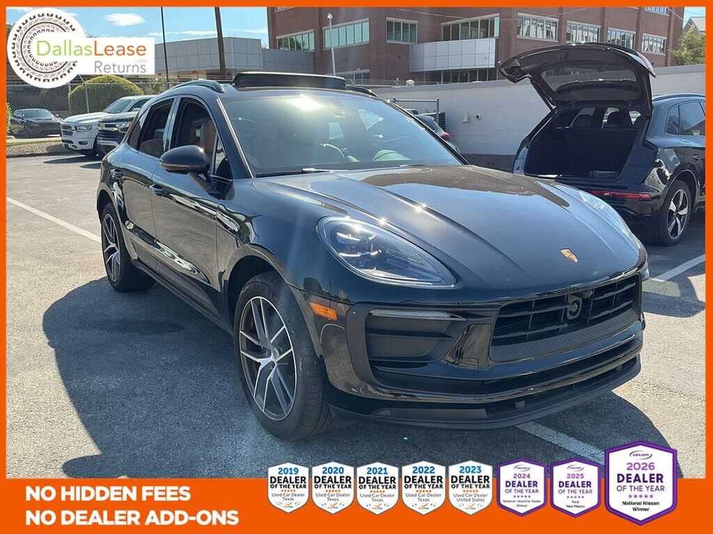2025 PORSCHE Macan
