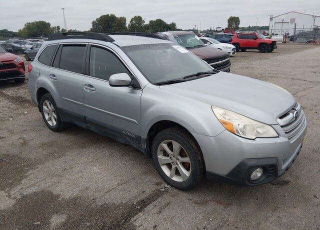 2013 SUBARU Outback