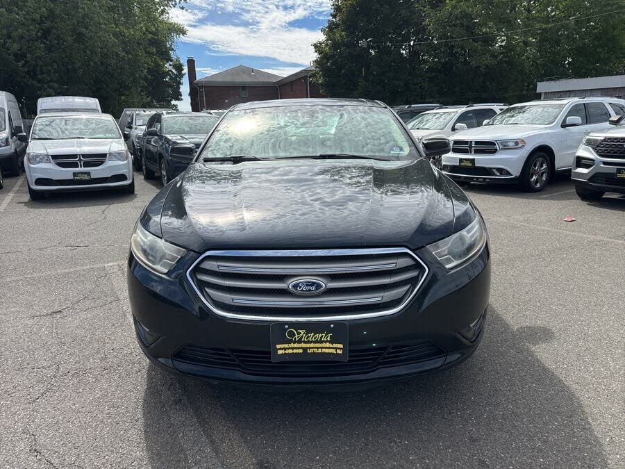 2015 FORD Taurus