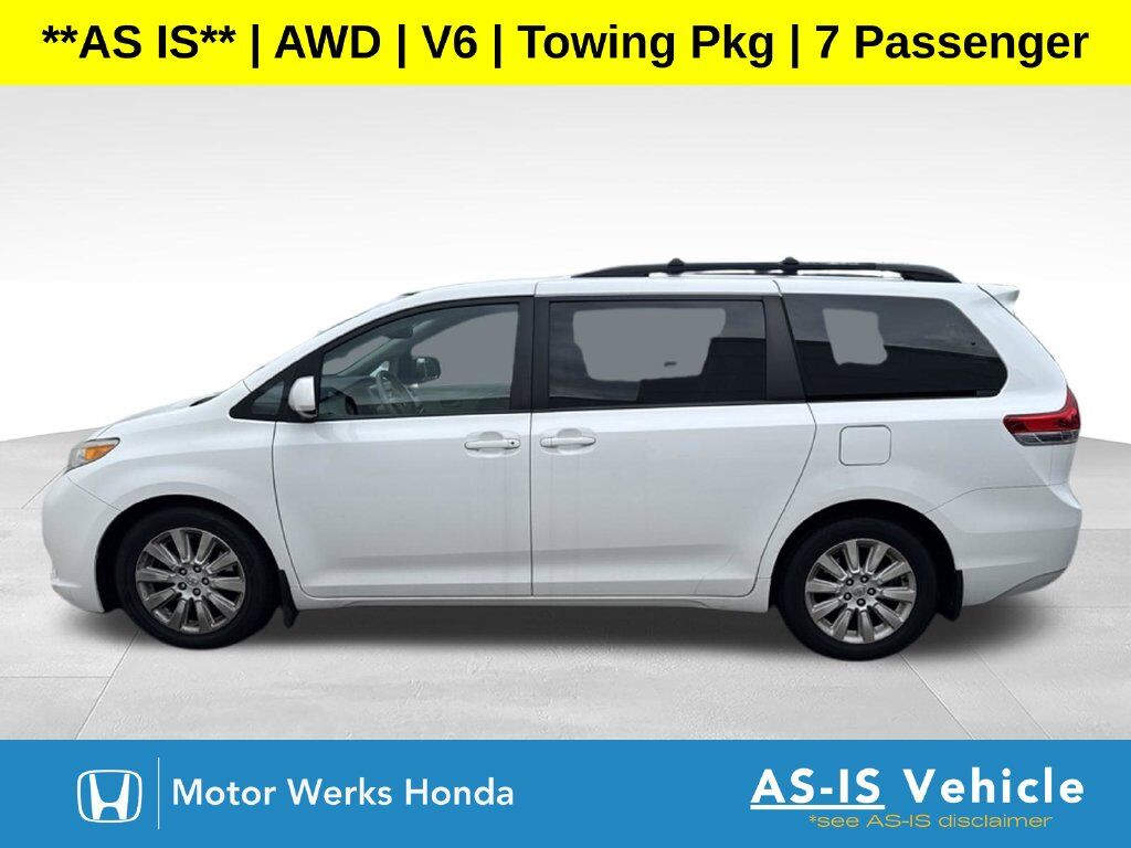 2013 TOYOTA Sienna