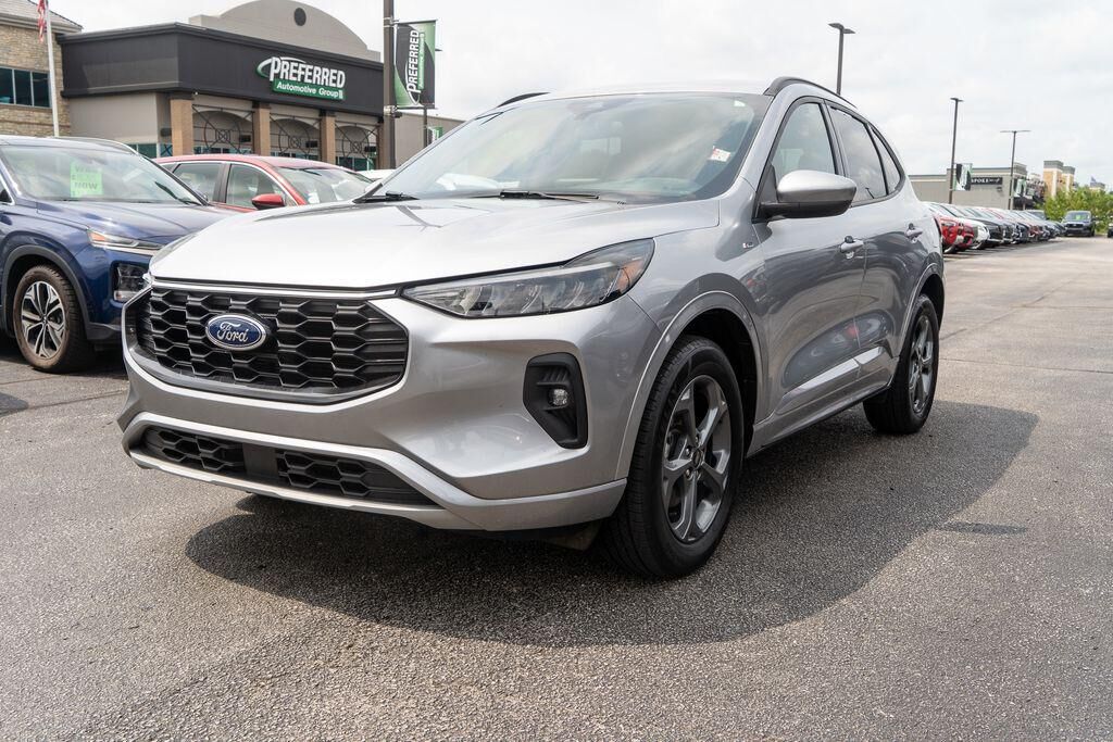 2024 FORD Escape