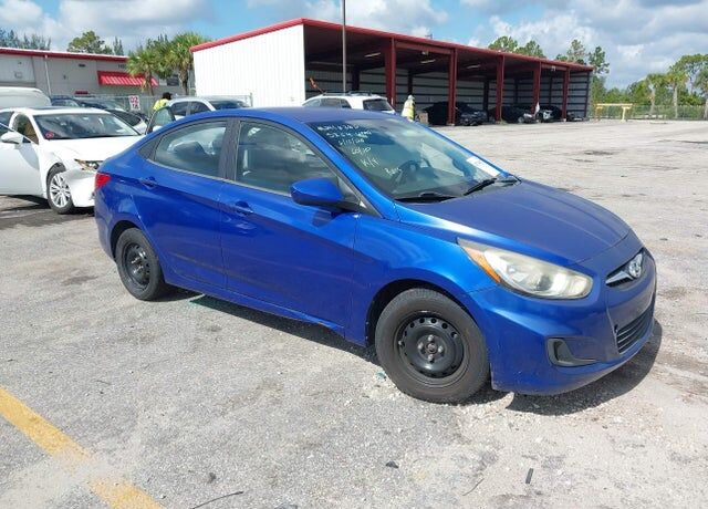 2013 HYUNDAI Accent