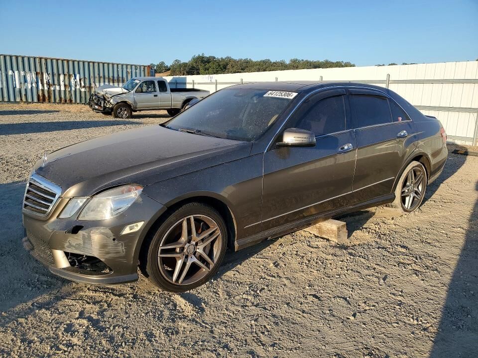 2013 MERCEDES-BENZ E-Class