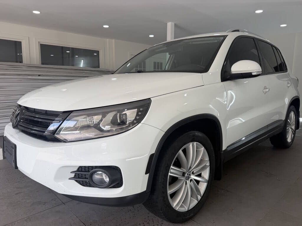 2016 VOLKSWAGEN Tiguan
