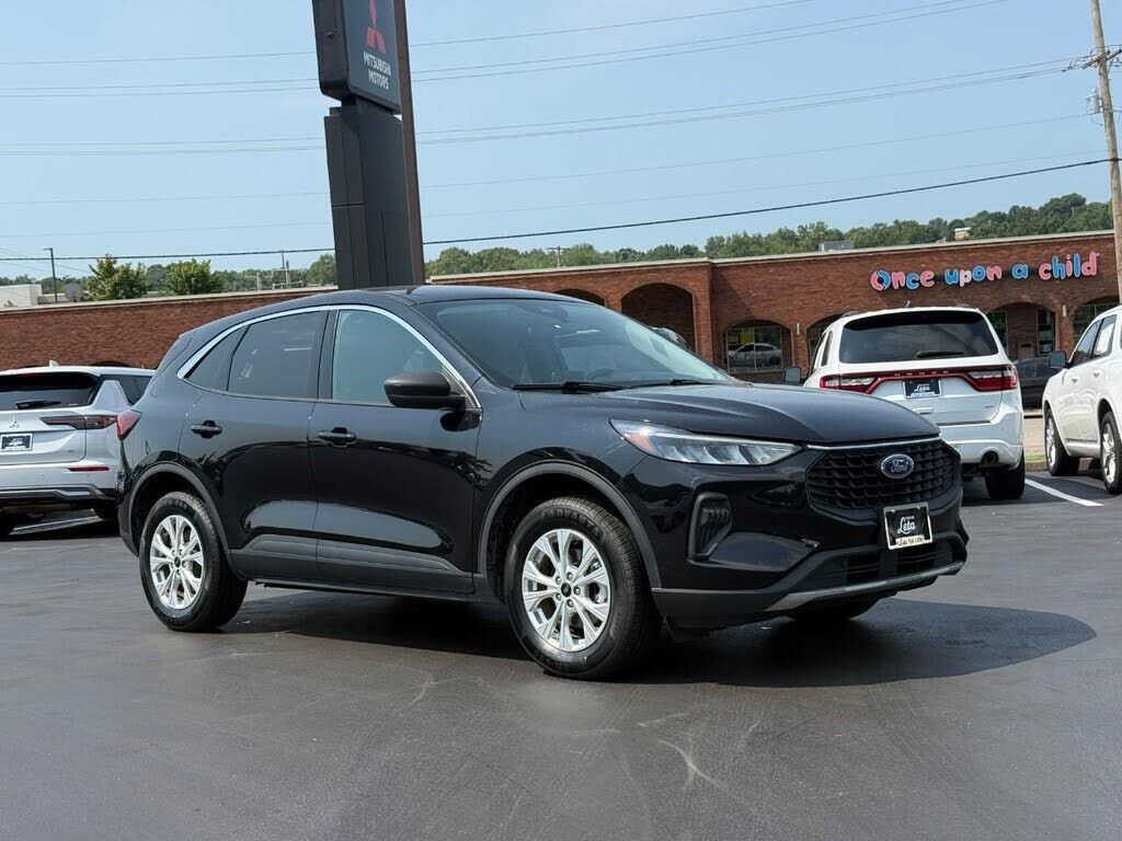 2024 FORD Escape