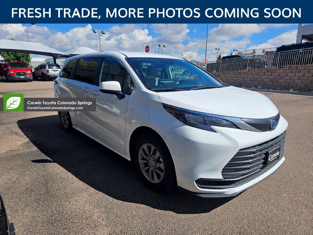 2025 TOYOTA Sienna
