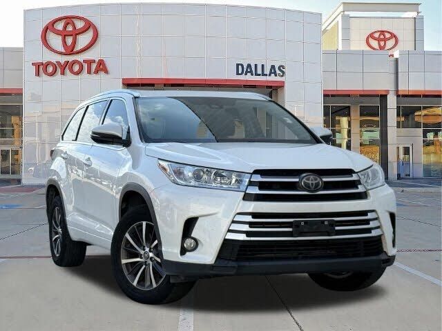 2017 TOYOTA Highlander